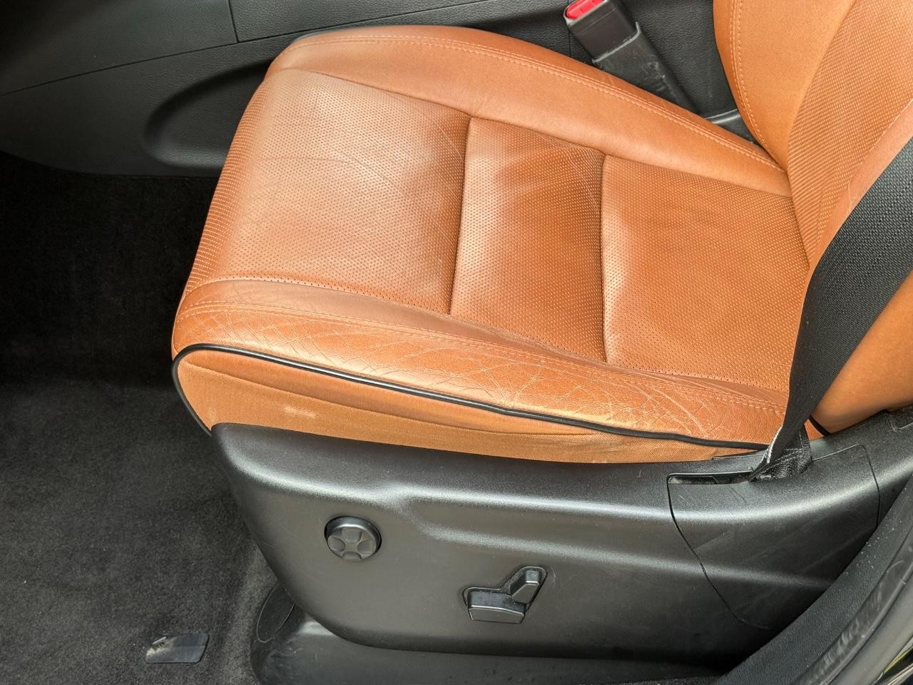 Jeep Grand Cherokee Vehicle Image 23