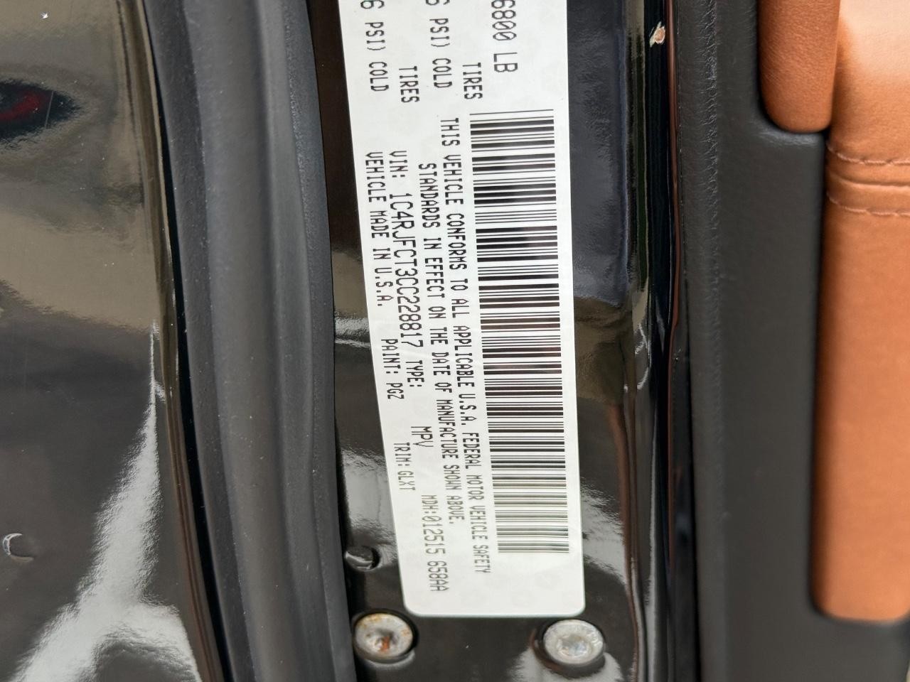 Jeep Grand Cherokee Vehicle Image 24