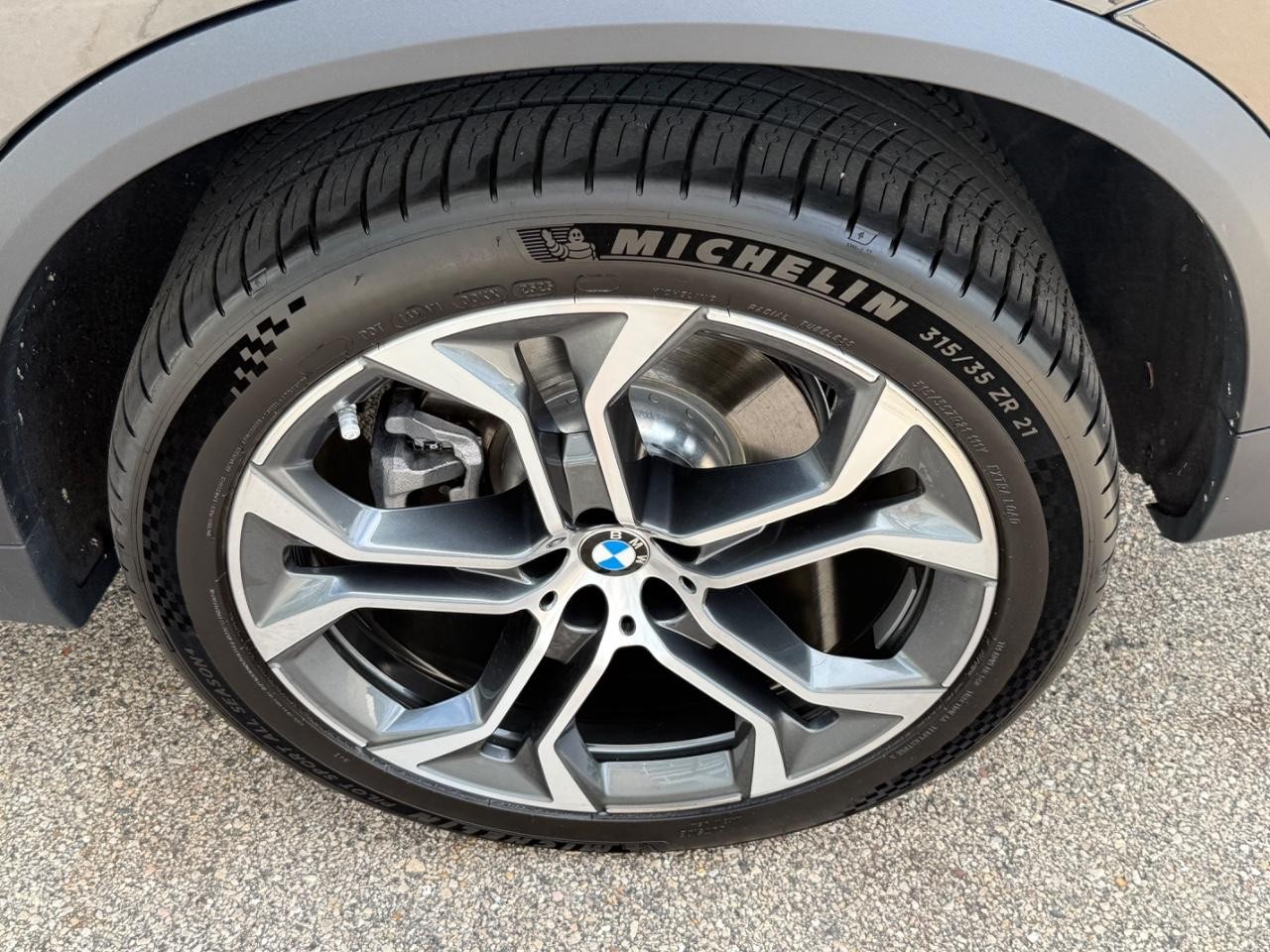 BMW X5 Vehicle Image 07