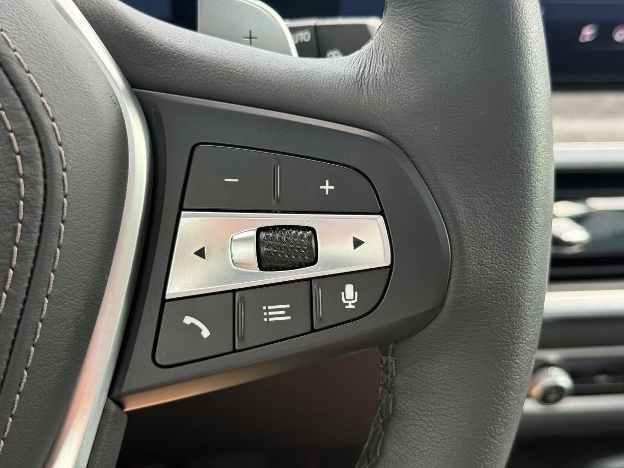 BMW X5 Vehicle Image 18