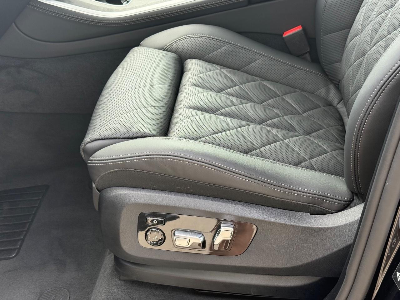 BMW X5 Vehicle Image 24