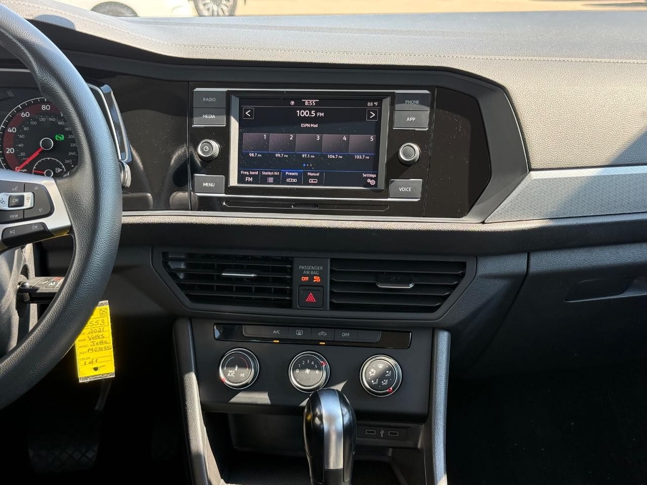 Volkswagen Jetta Vehicle Image 12
