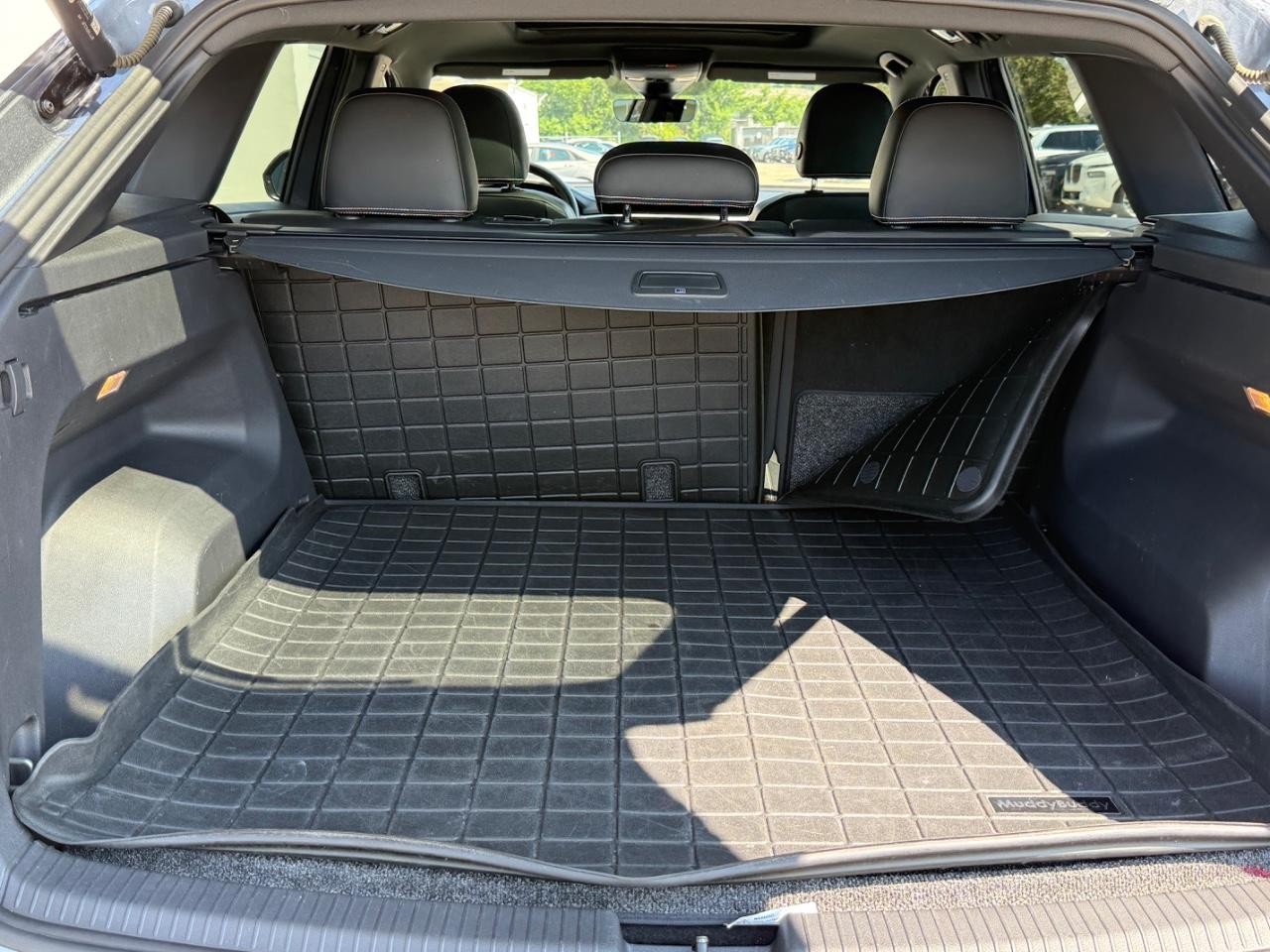 Volkswagen Atlas Cross Sport Vehicle Image 05