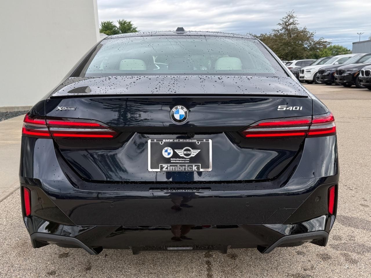BMW 5 Series Vehicle Image 04