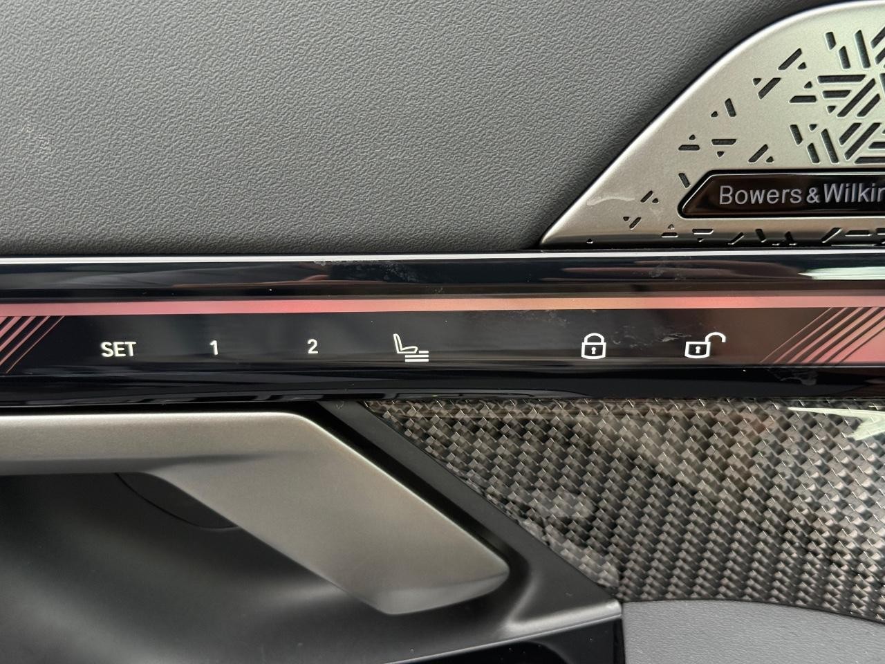 BMW 5 Series Vehicle Image 16