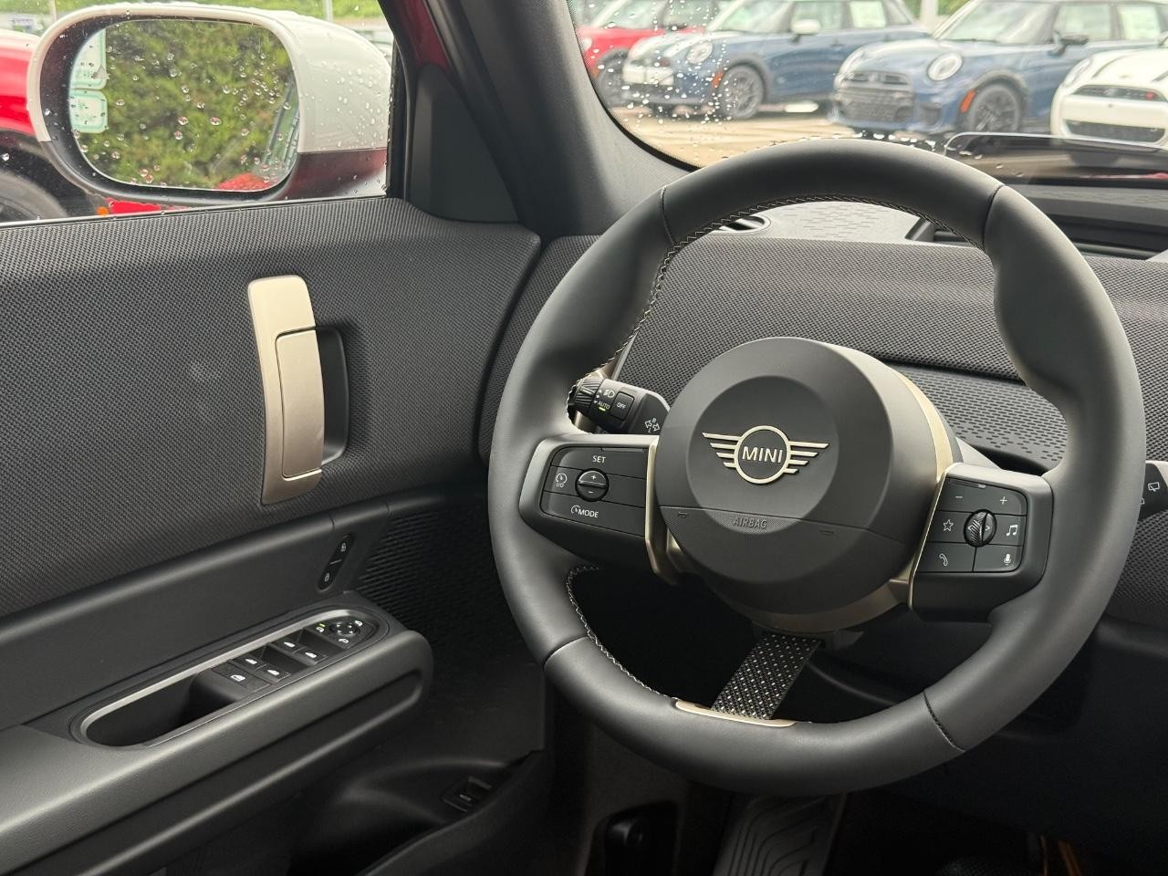 MINI Countryman Vehicle Image 08
