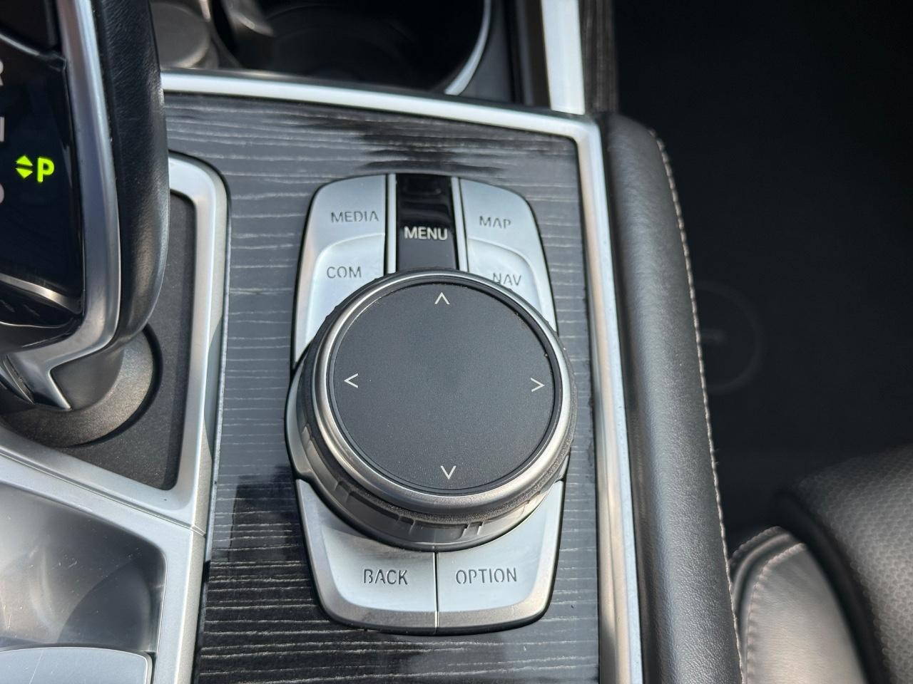 BMW 7 Series Vehicle Image 23