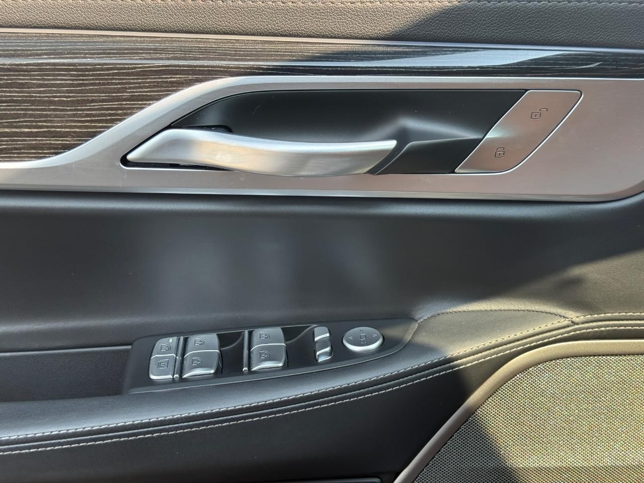 BMW 7 Series Vehicle Image 28