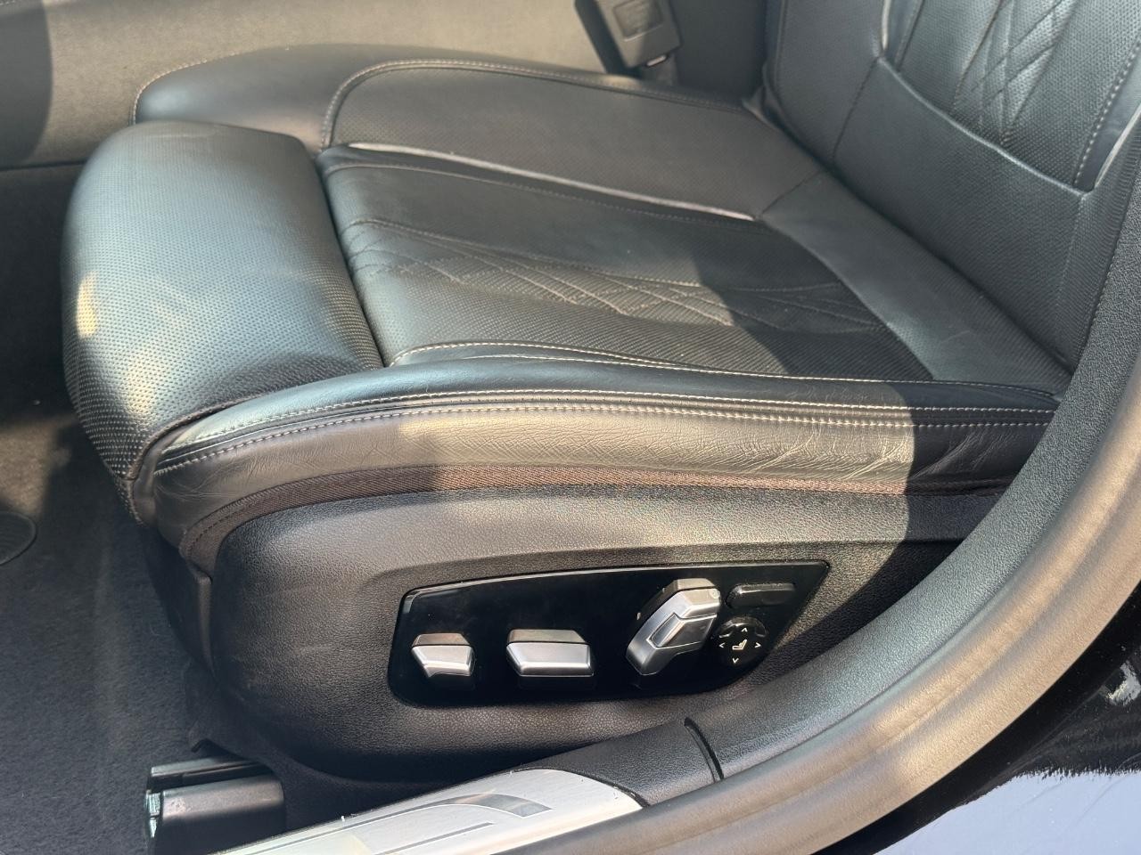 BMW 7 Series Vehicle Image 30