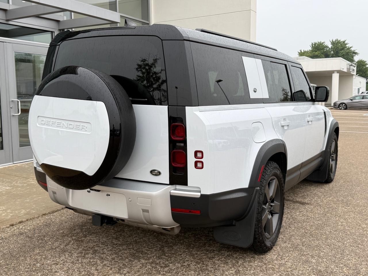 Land Rover Defender Vehicle Image 03
