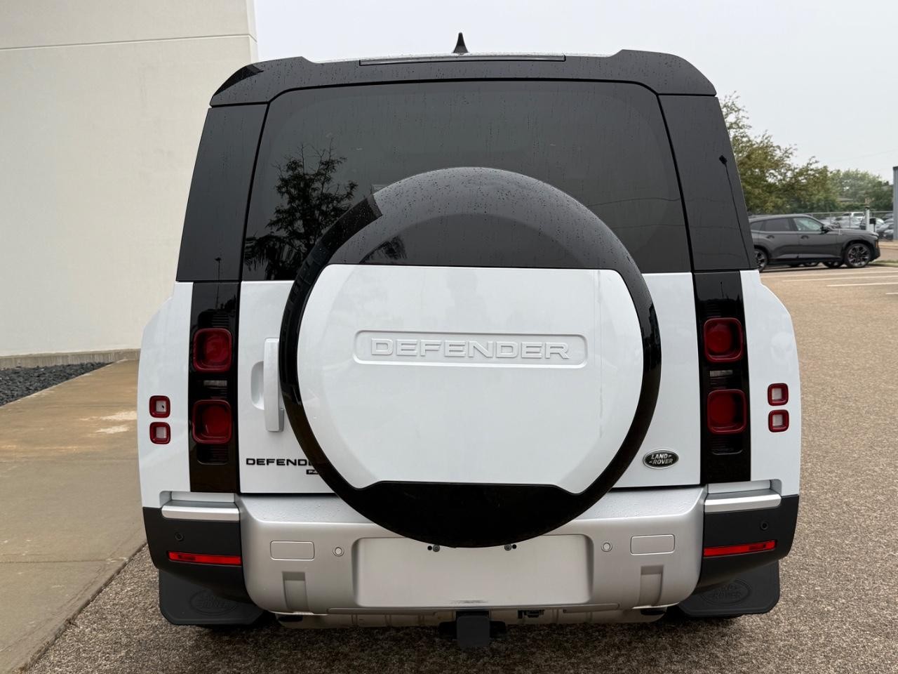 Land Rover Defender Vehicle Image 04