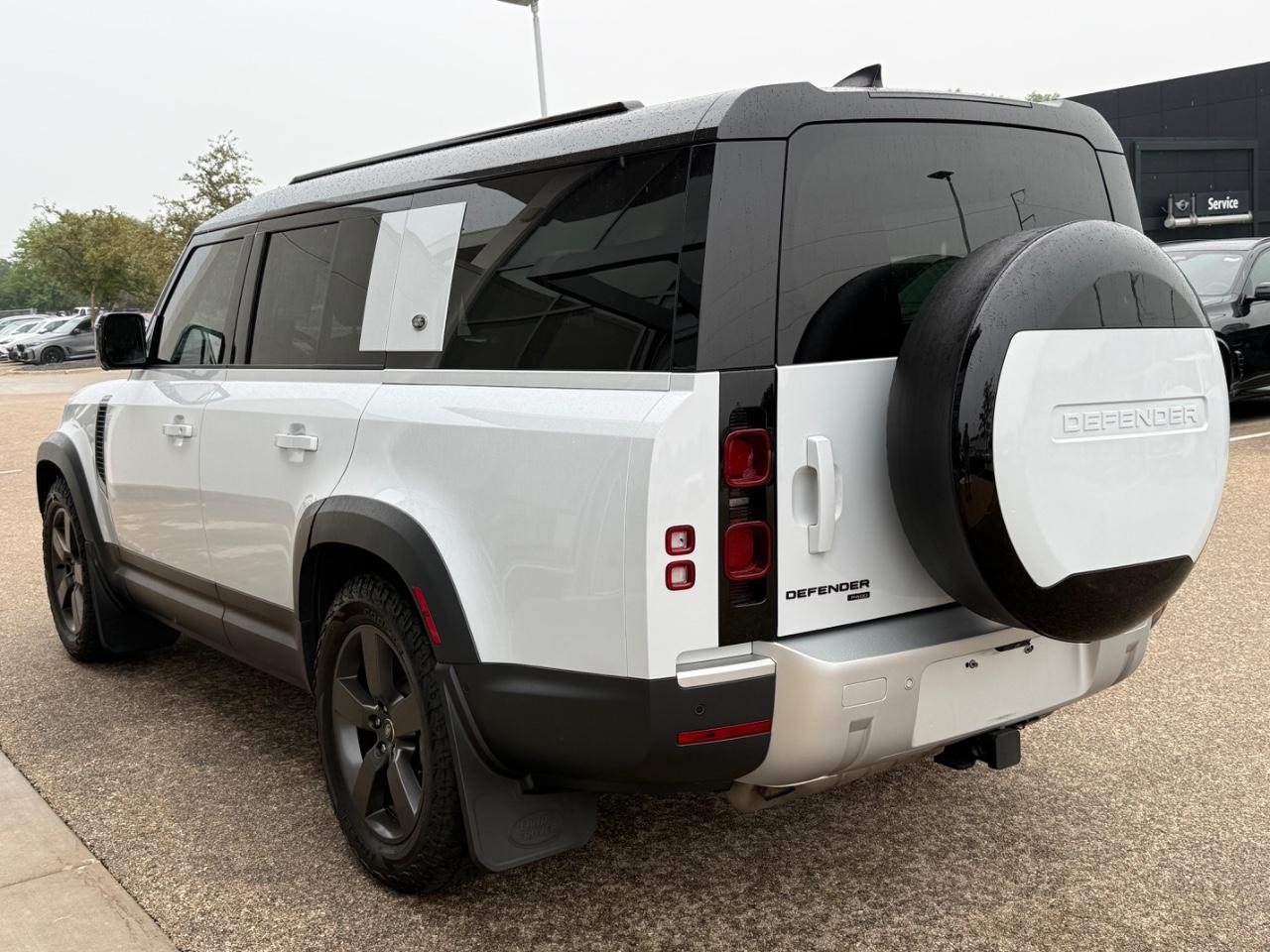 Land Rover Defender Vehicle Image 06
