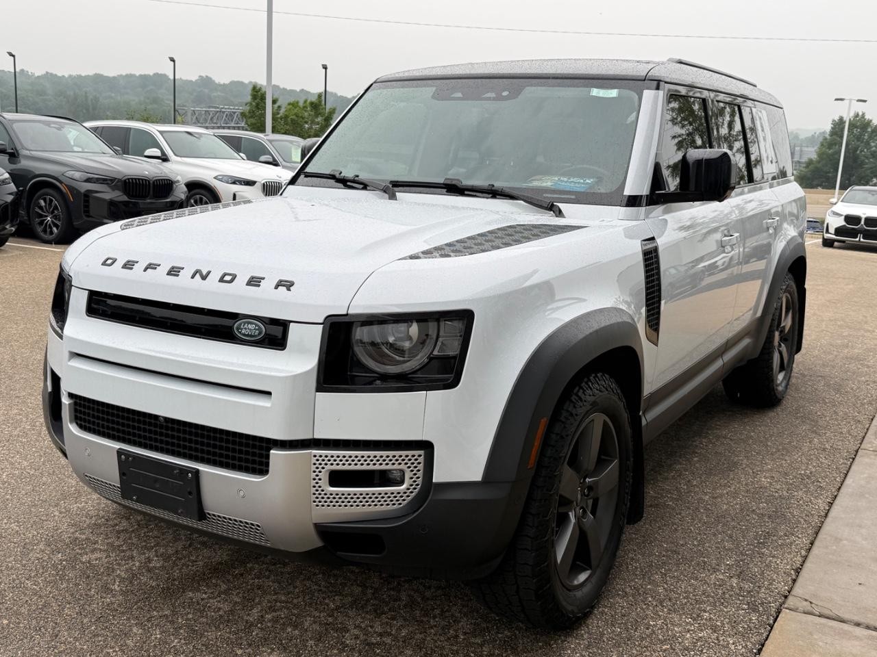 Land Rover Defender Vehicle Image 08