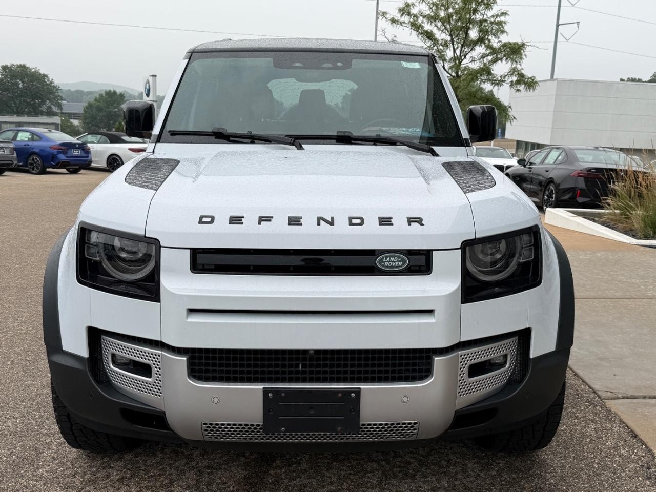Land Rover Defender Vehicle Image 09