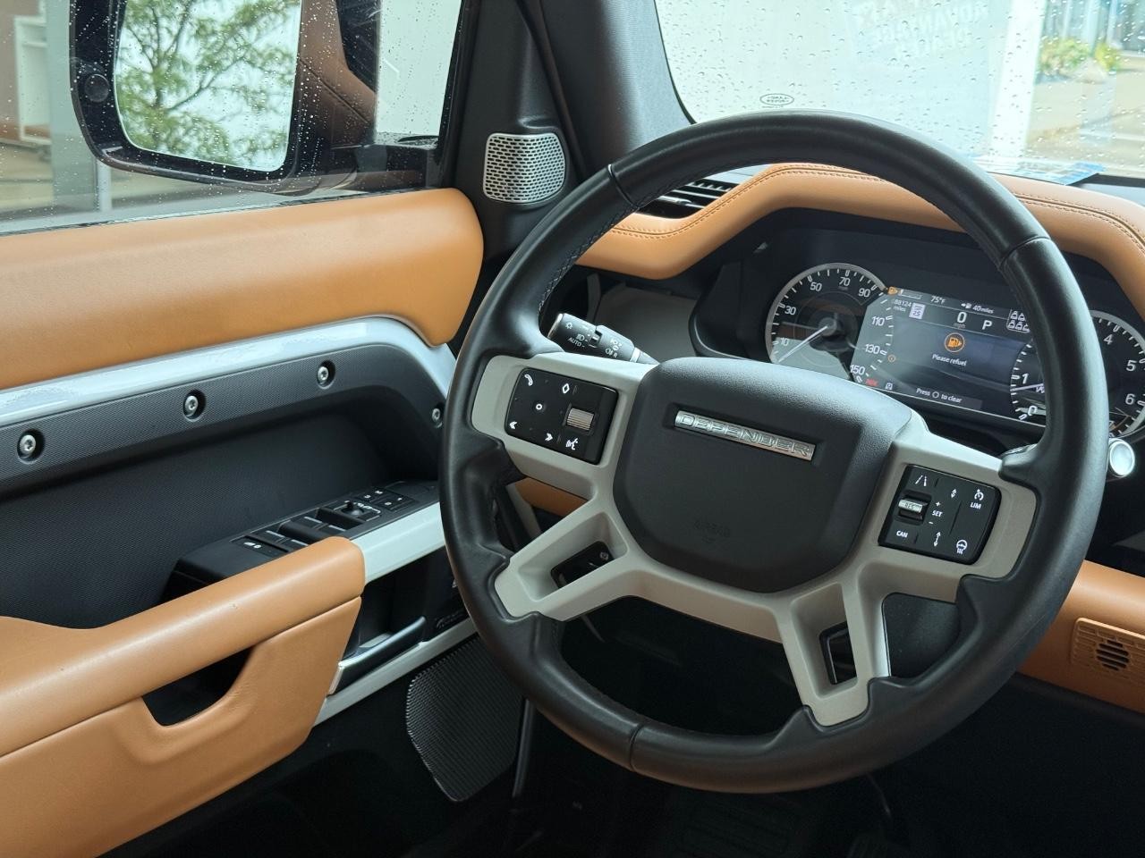 Land Rover Defender Vehicle Image 13