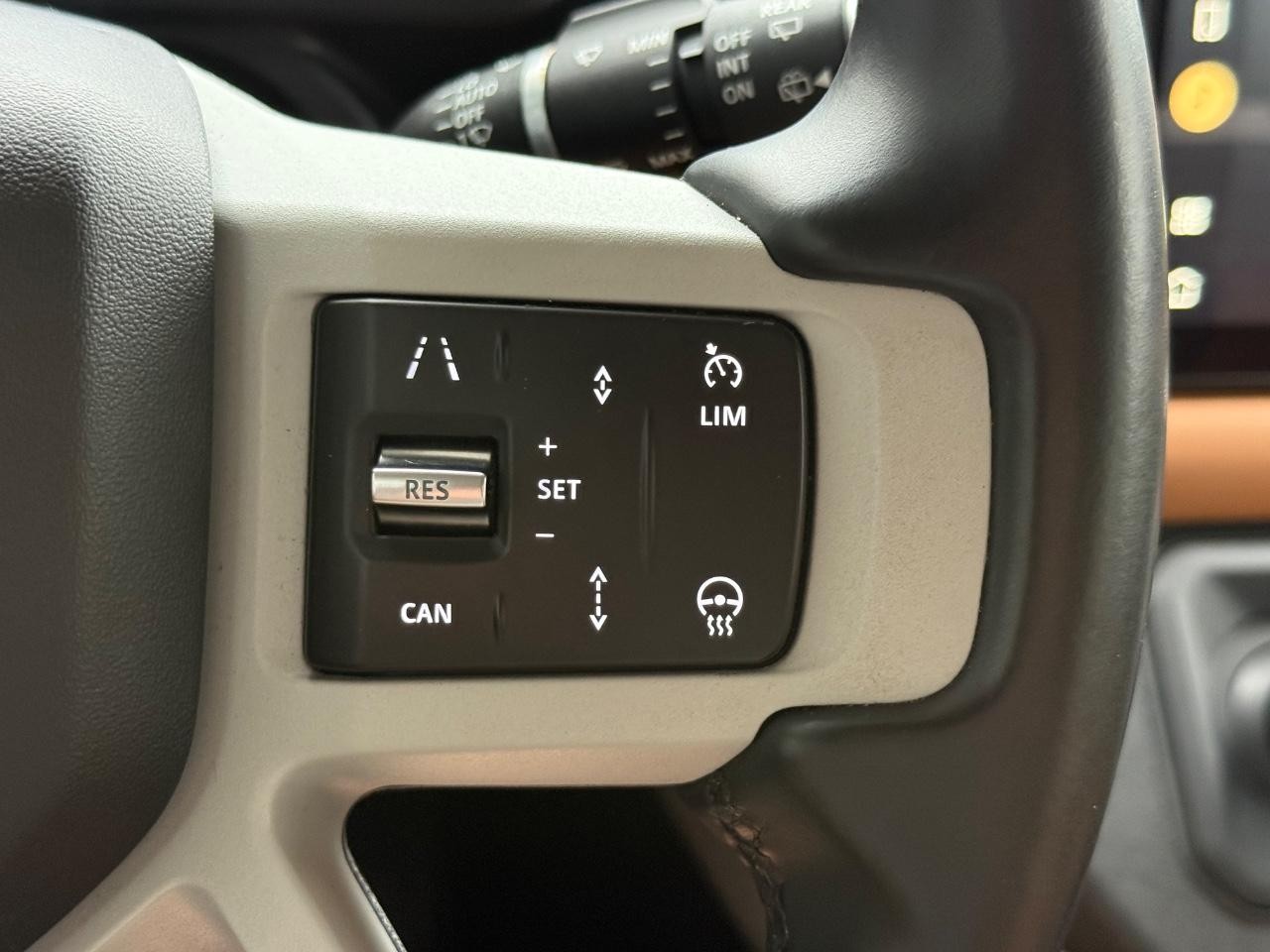 Land Rover Defender Vehicle Image 16