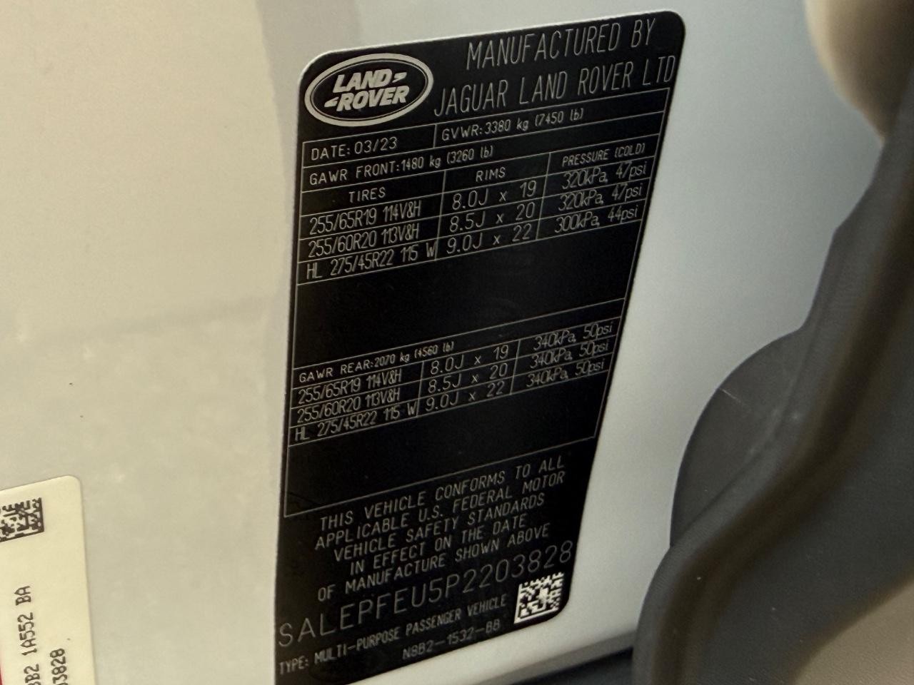 Land Rover Defender Vehicle Image 21