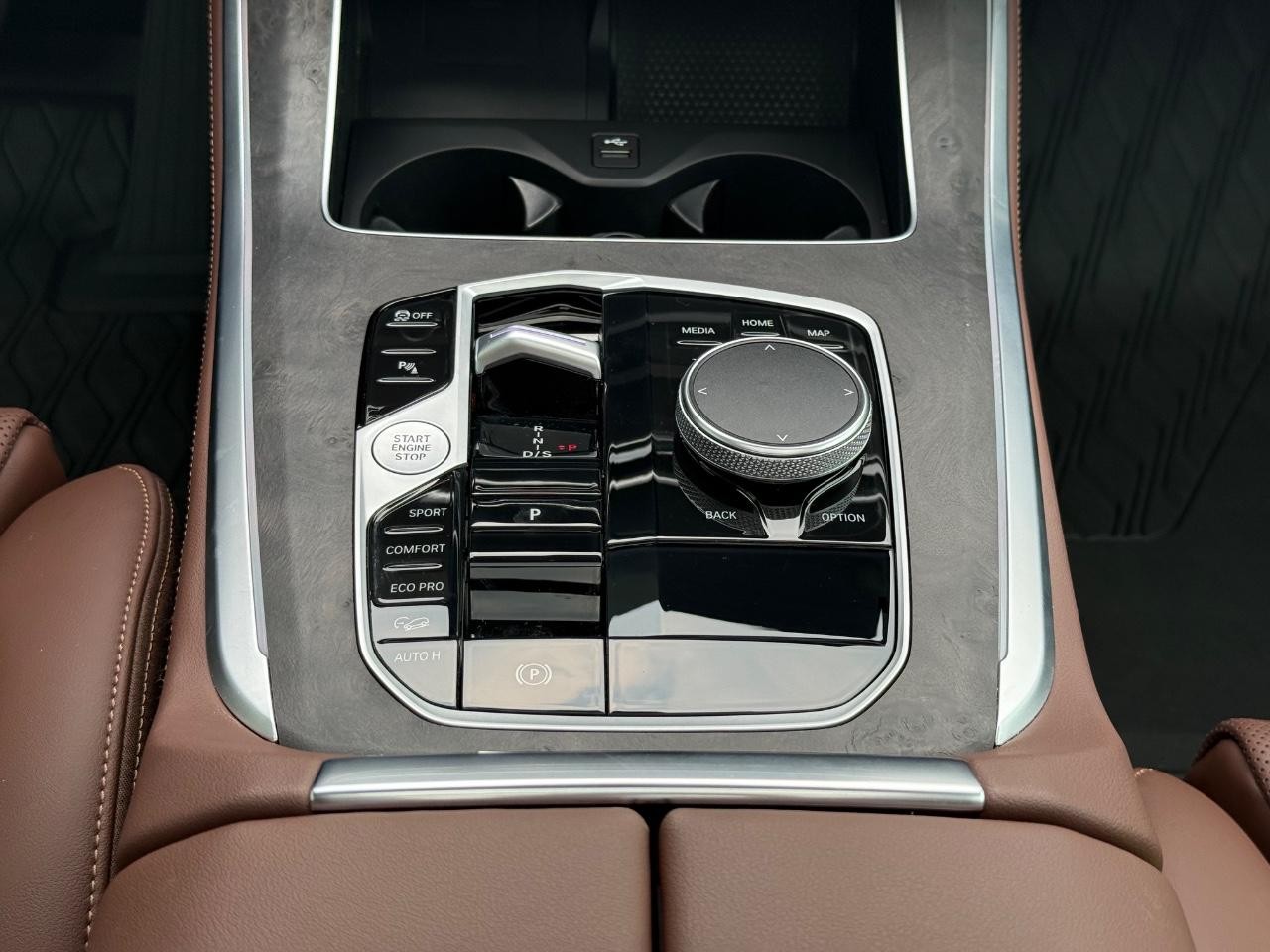 BMW X5 Vehicle Image 13