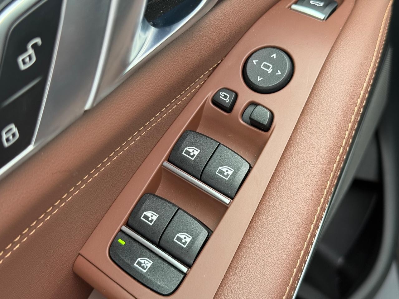 BMW X5 Vehicle Image 22