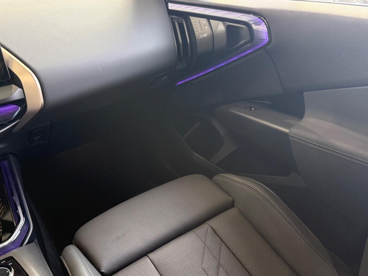 BMW X3 Vehicle Image 09