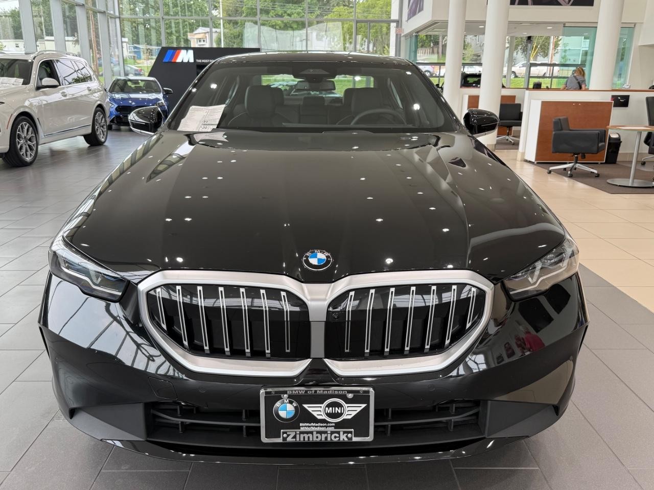 BMW 5 Series Vehicle Image 08
