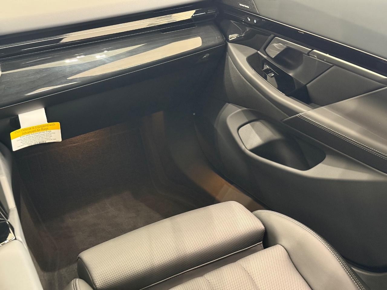 BMW 5 Series Vehicle Image 14