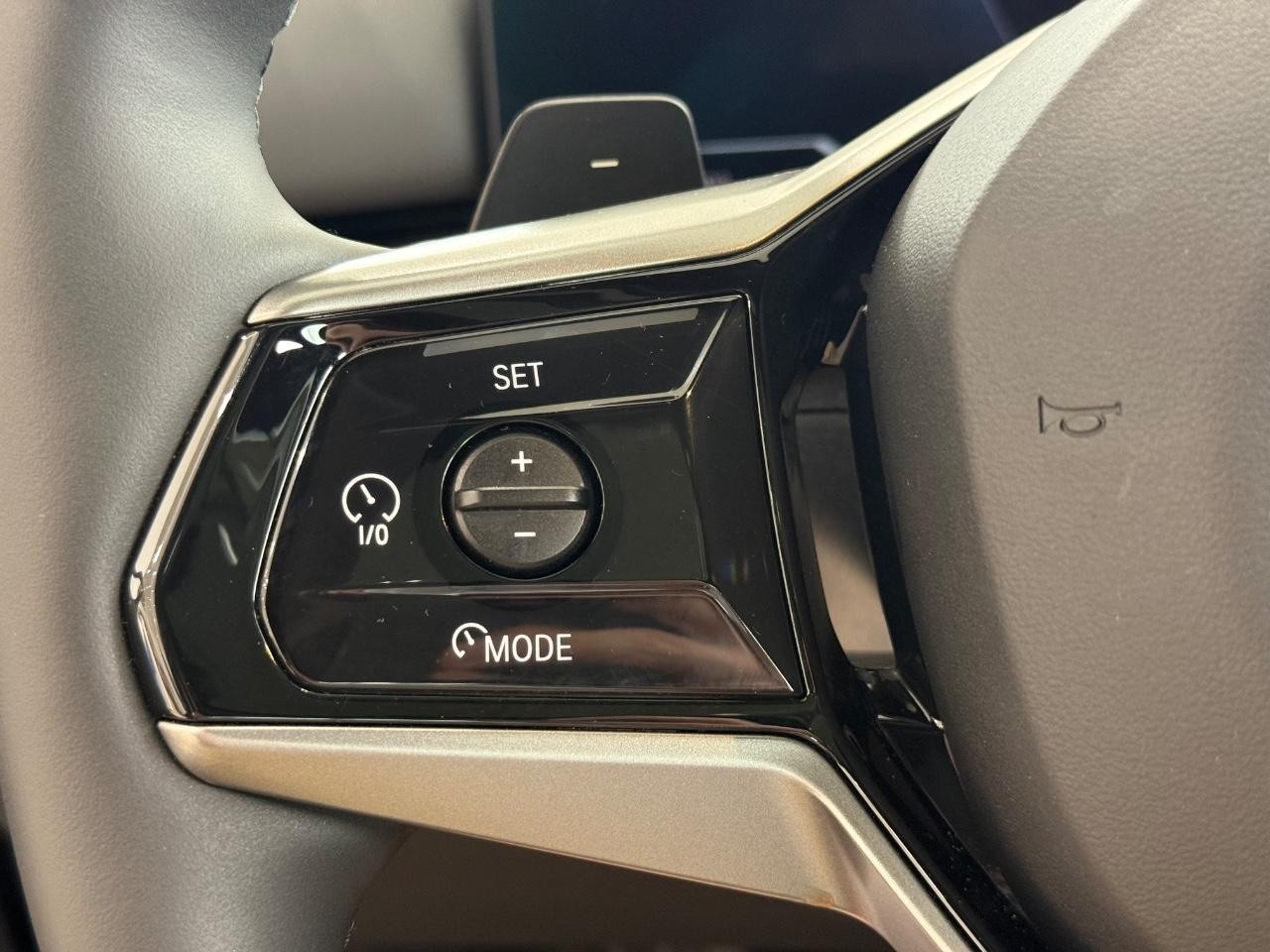 BMW 5 Series Vehicle Image 16