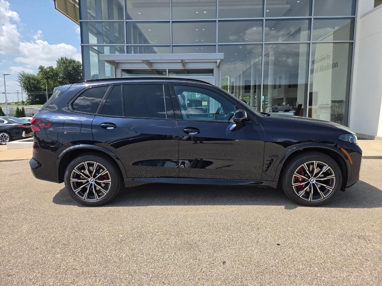 BMW X5 Vehicle Image 02