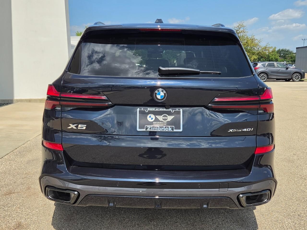 BMW X5 Vehicle Image 04