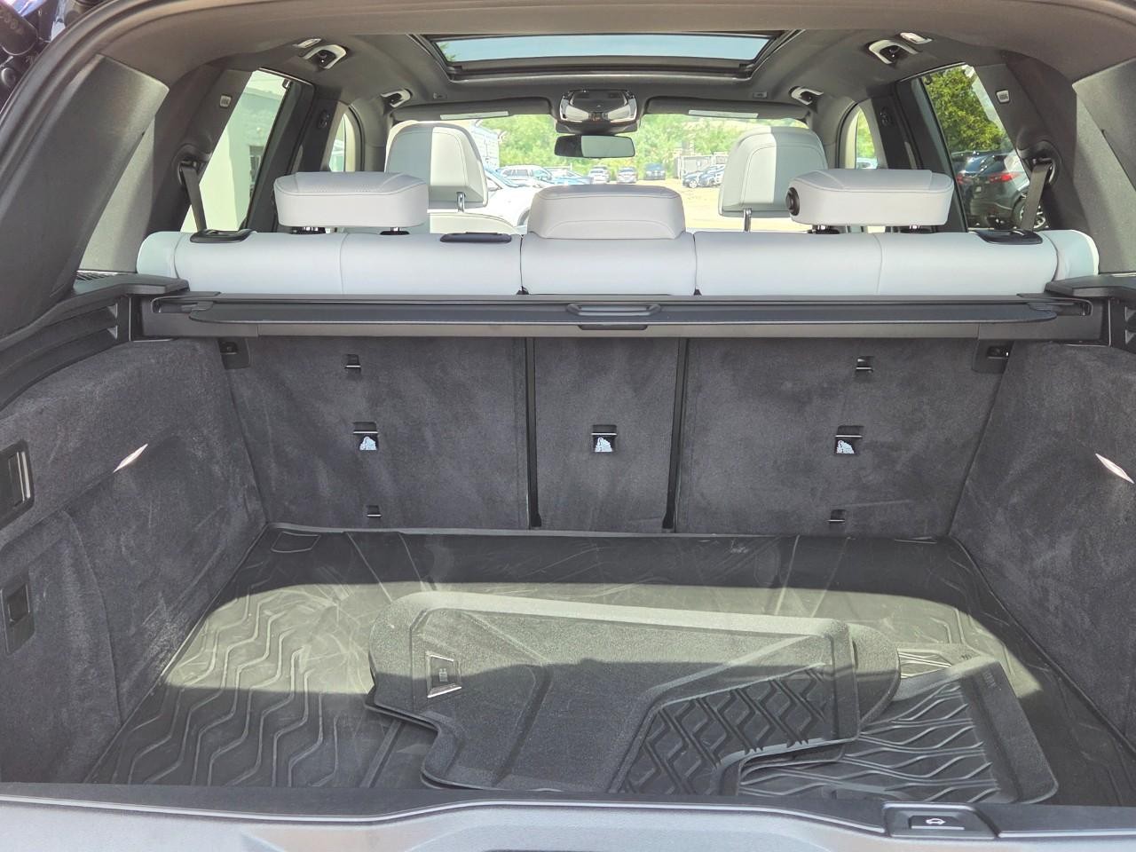 BMW X5 Vehicle Image 05