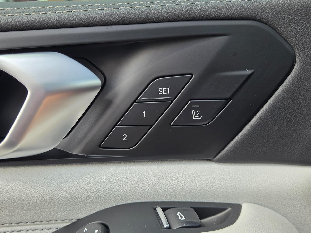 BMW X5 Vehicle Image 16