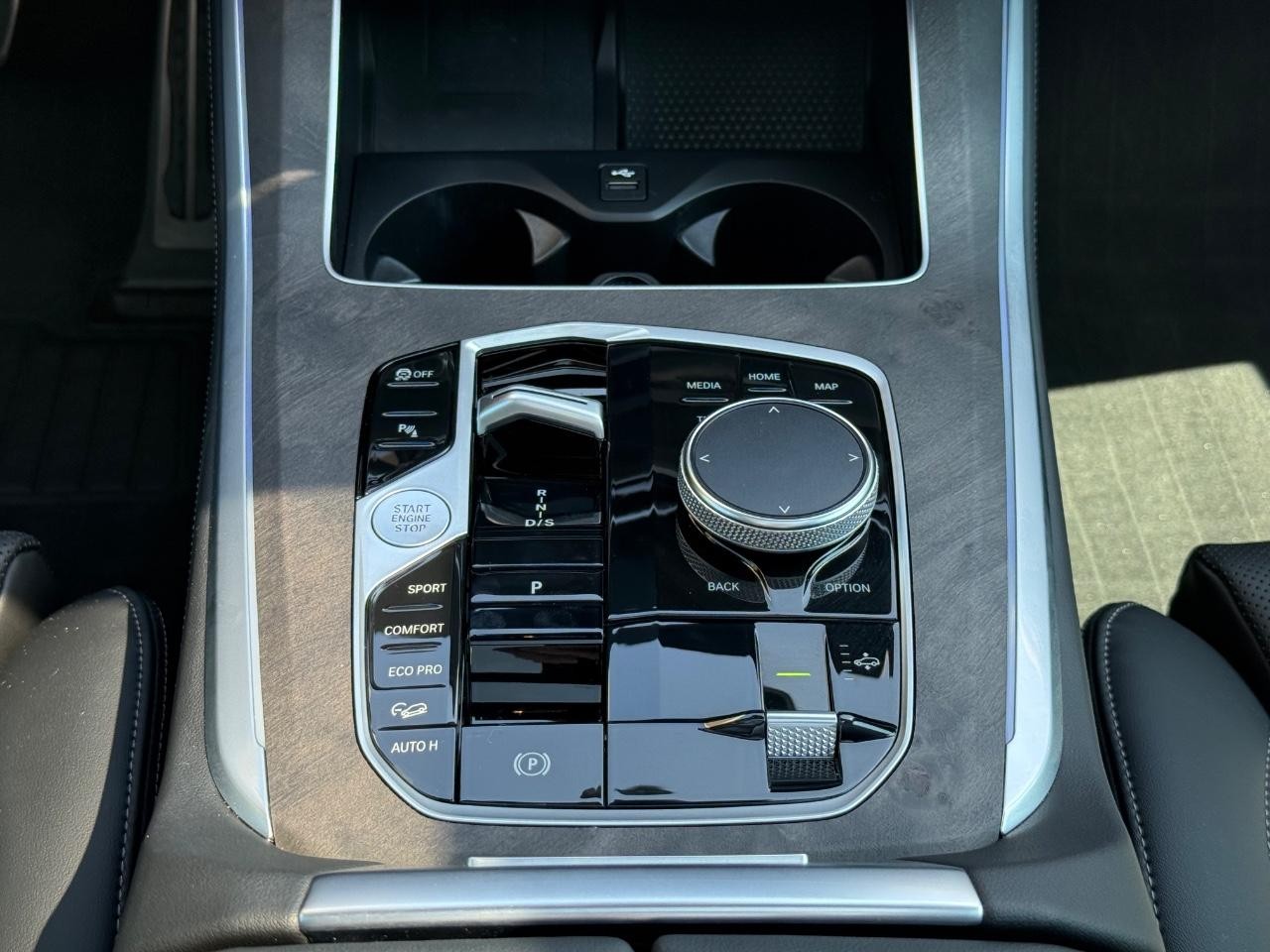 BMW X5 Vehicle Image 13