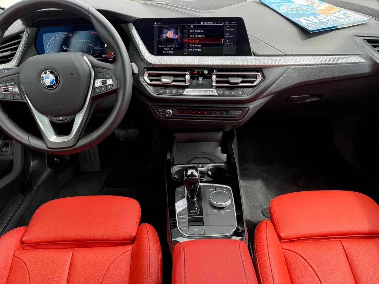 BMW 2 Series Vehicle Full-screen Gallery Image 11