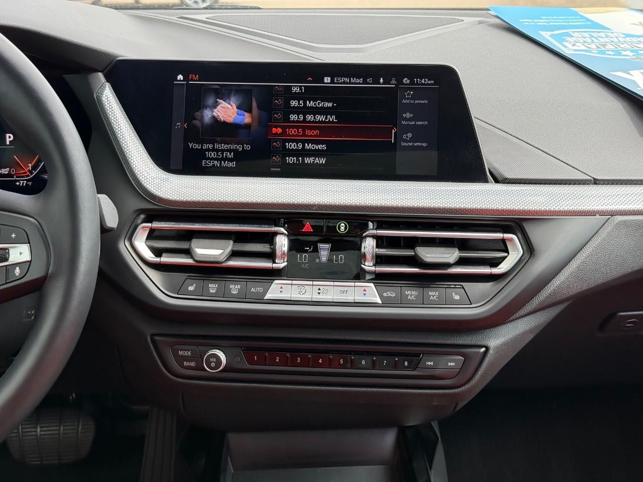 BMW 2 Series Vehicle Full-screen Gallery Image 12