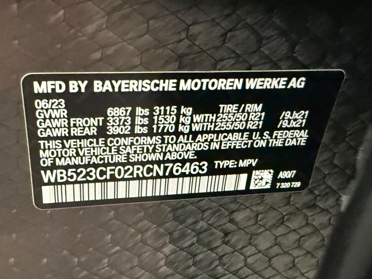 BMW iX Vehicle Image 22