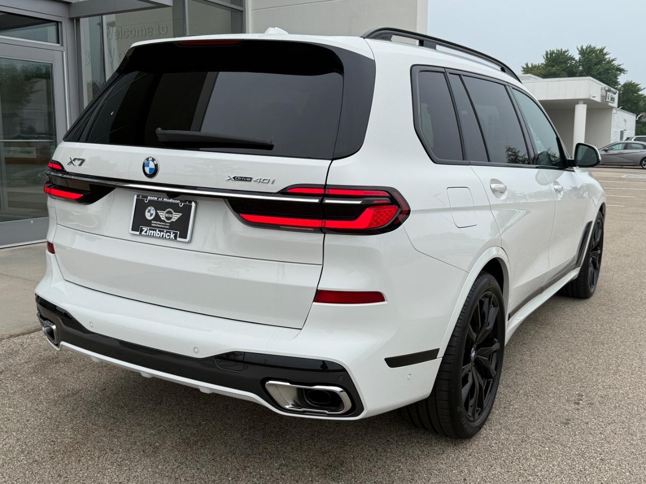 BMW X7 Vehicle Image 03