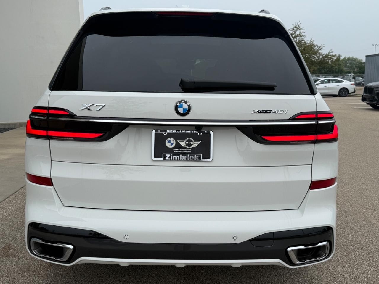 BMW X7 Vehicle Image 04