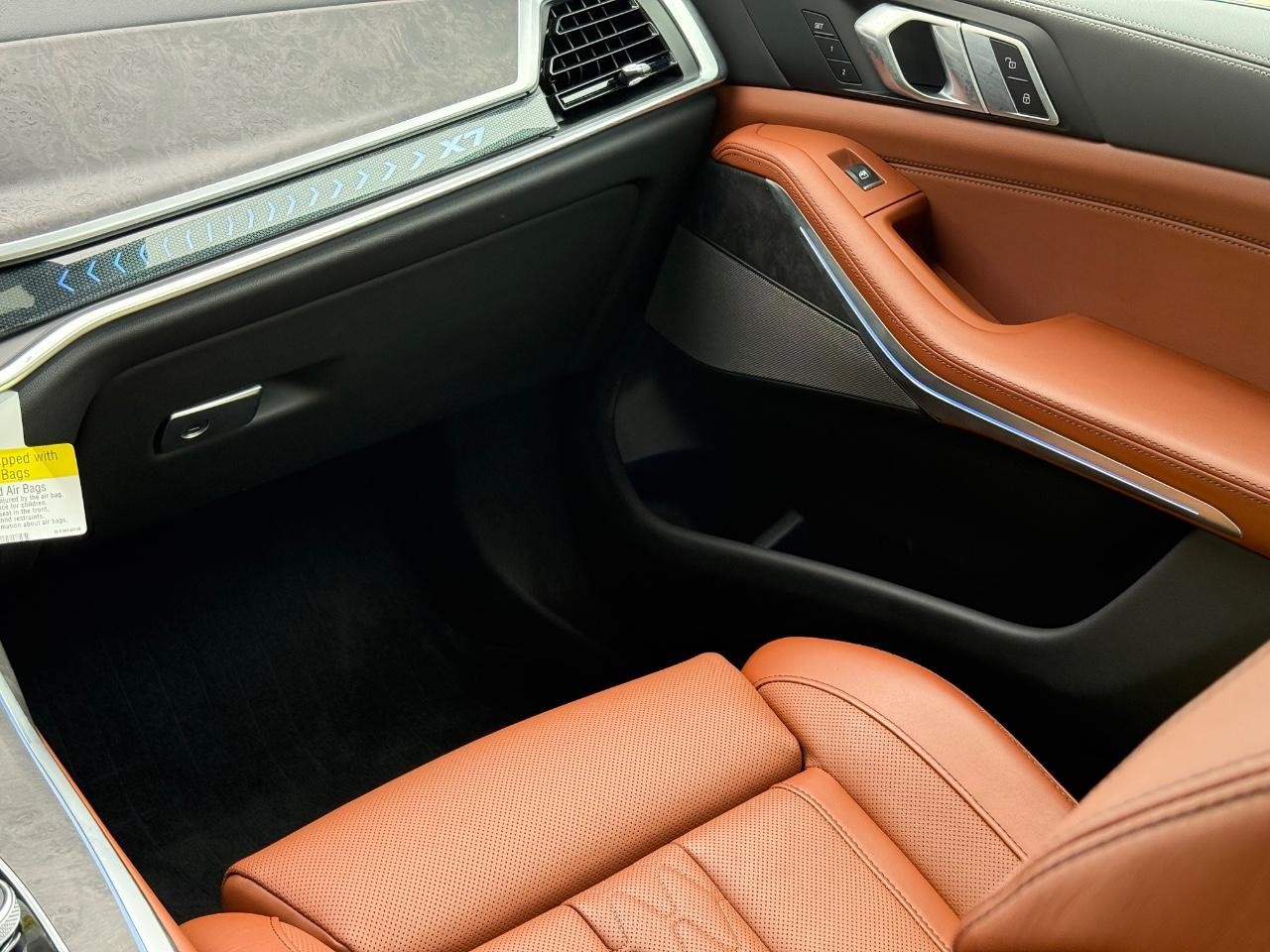 BMW X7 Vehicle Image 13