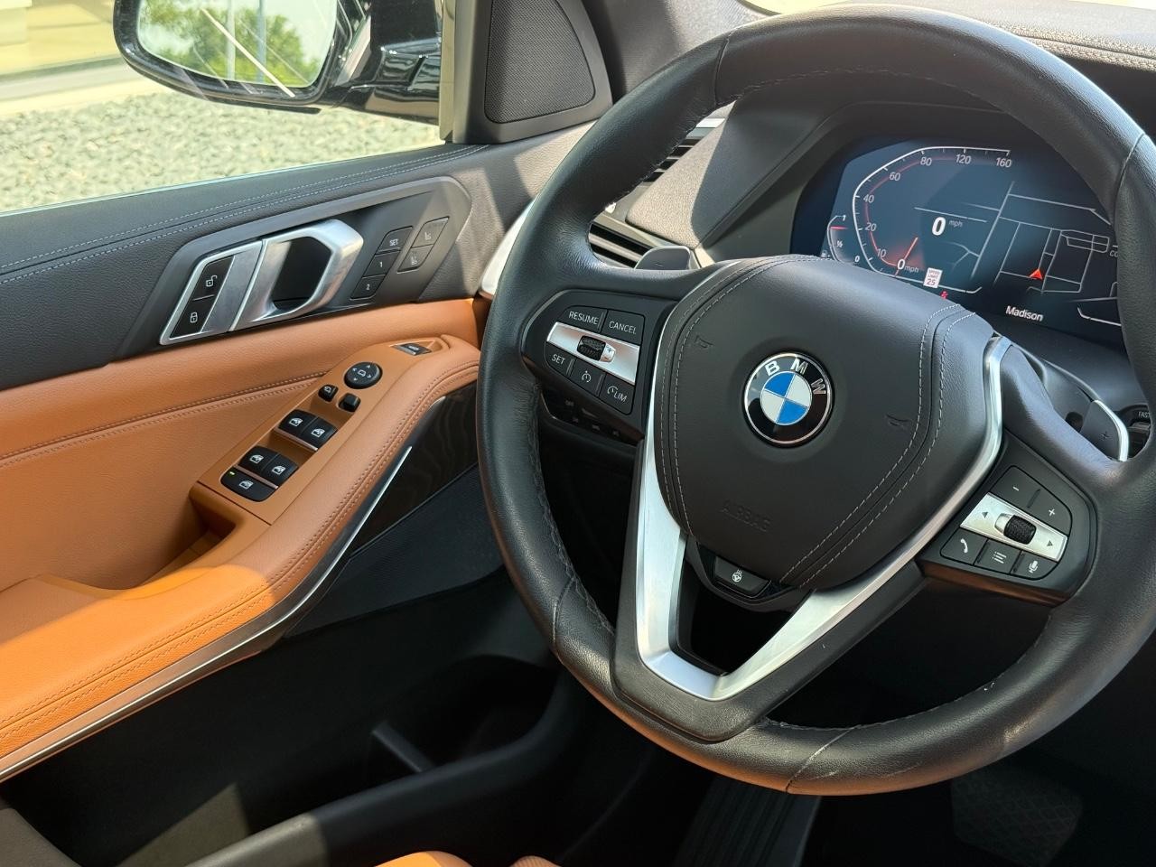 BMW X5 Vehicle Image 14