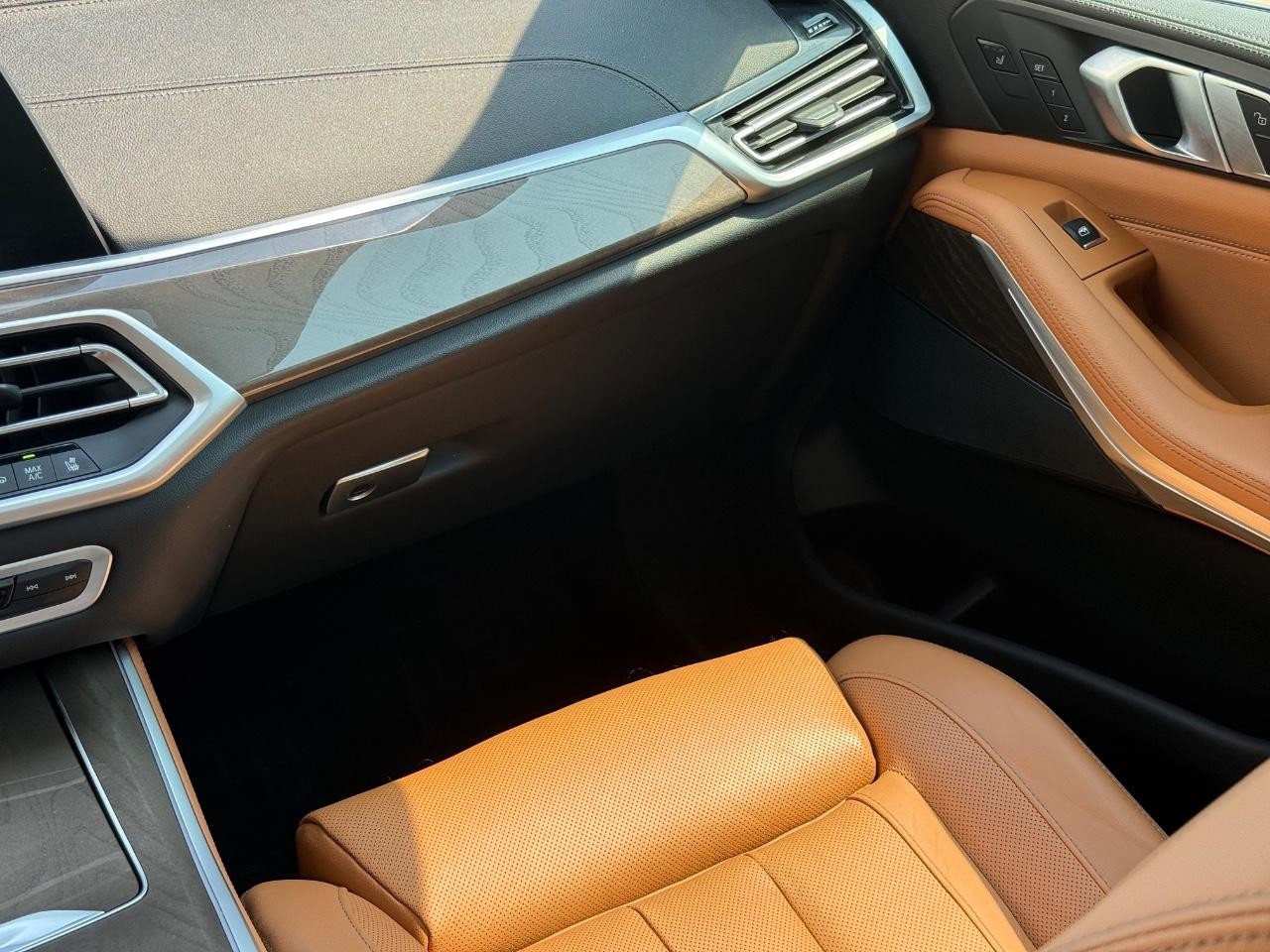 BMW X5 Vehicle Image 15