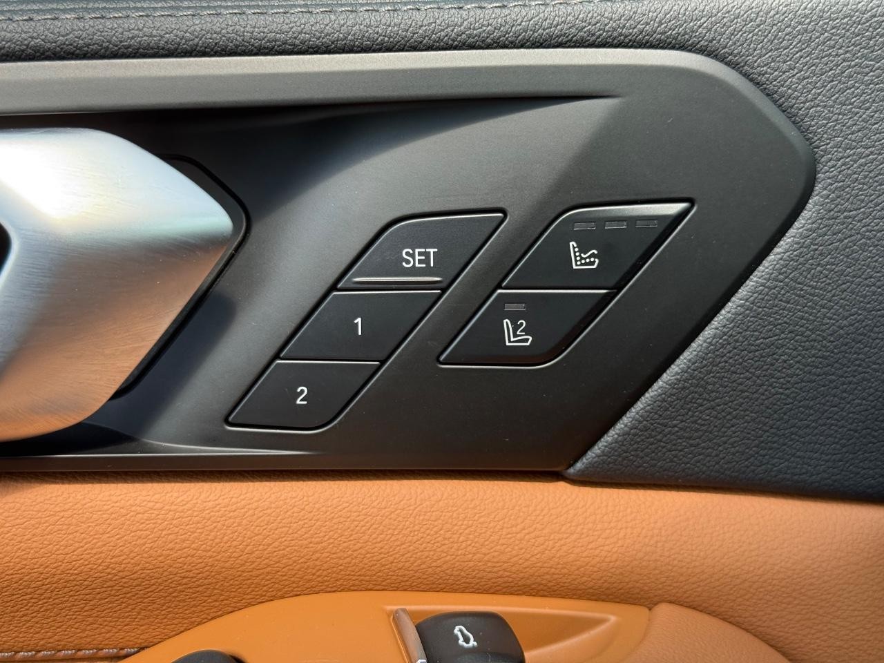 BMW X5 Vehicle Image 16