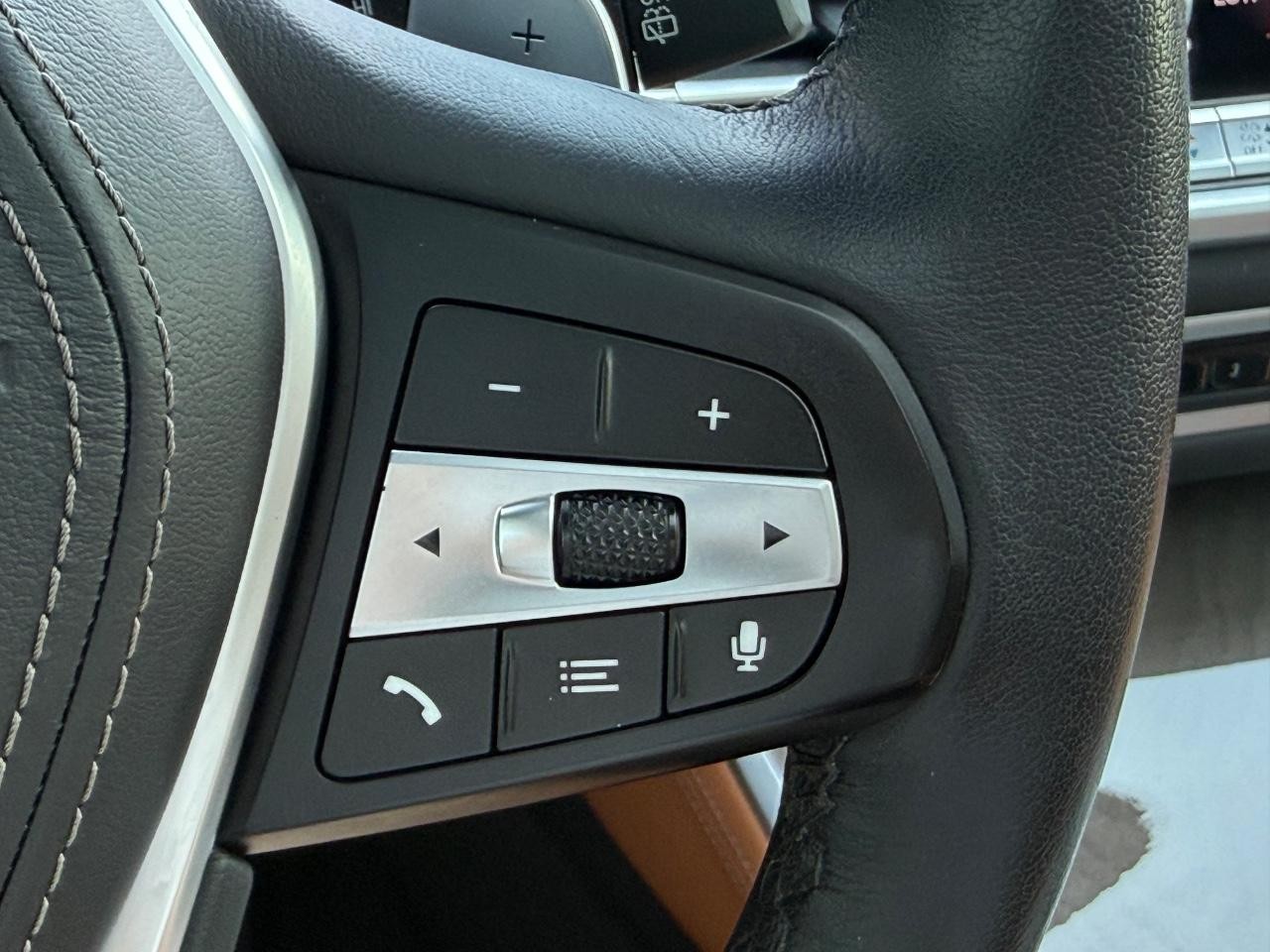 BMW X5 Vehicle Image 18