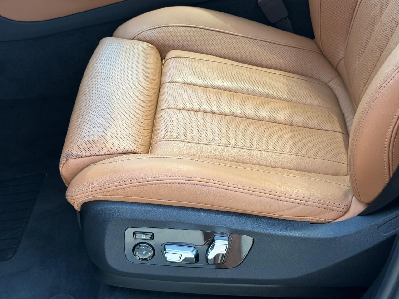 BMW X5 Vehicle Image 25