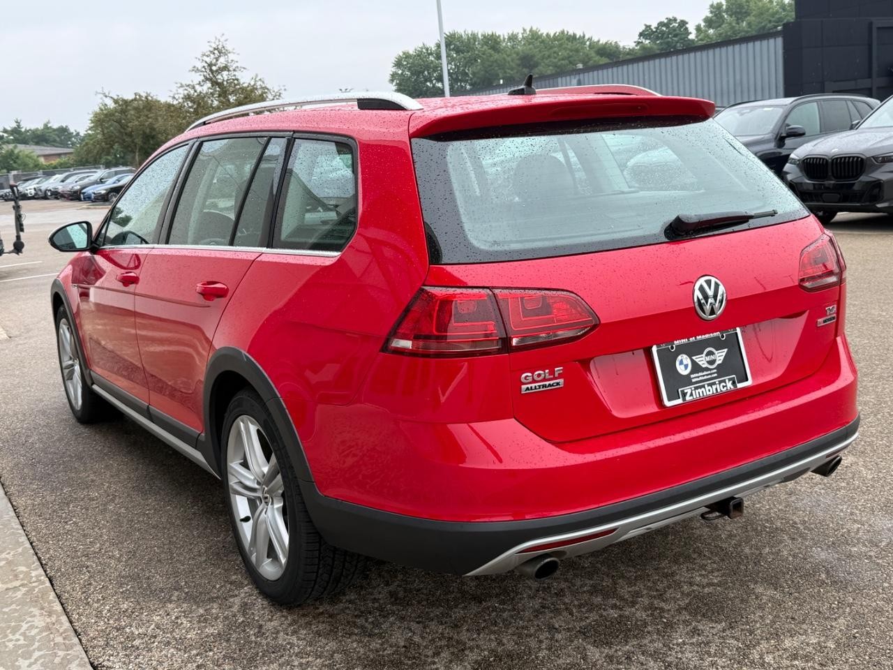 Volkswagen Golf Alltrack Vehicle Image 06