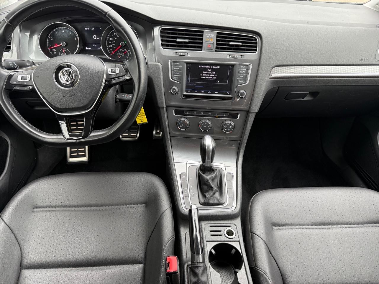 Volkswagen Golf Alltrack Vehicle Image 08