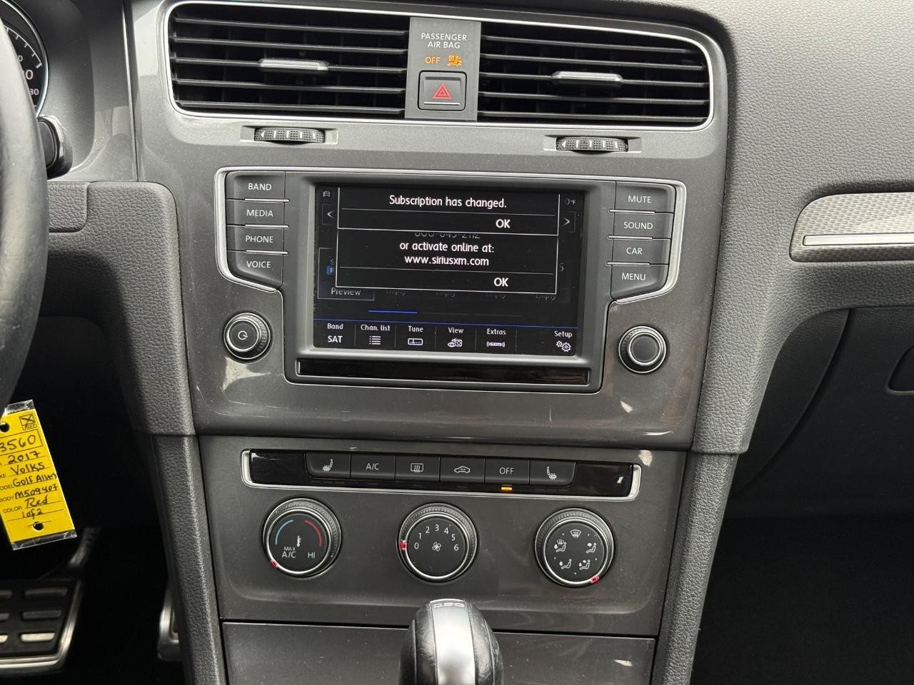 Volkswagen Golf Alltrack Vehicle Image 09