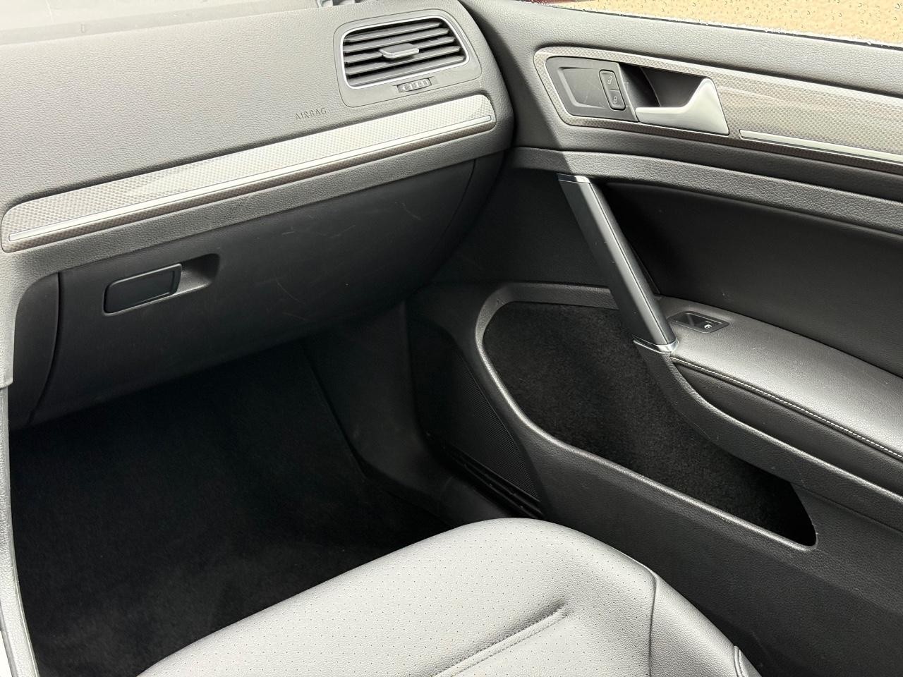 Volkswagen Golf Alltrack Vehicle Image 12