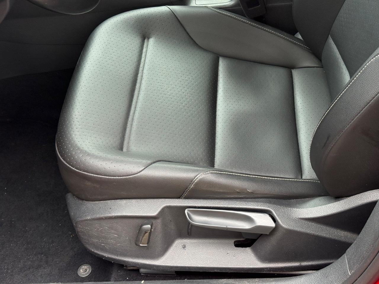 Volkswagen Golf Alltrack Vehicle Image 19