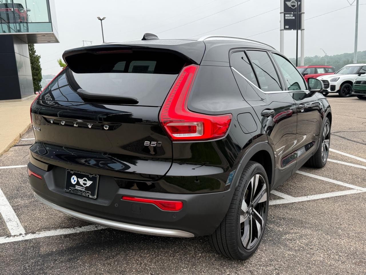 Volvo XC40 Vehicle Image 03