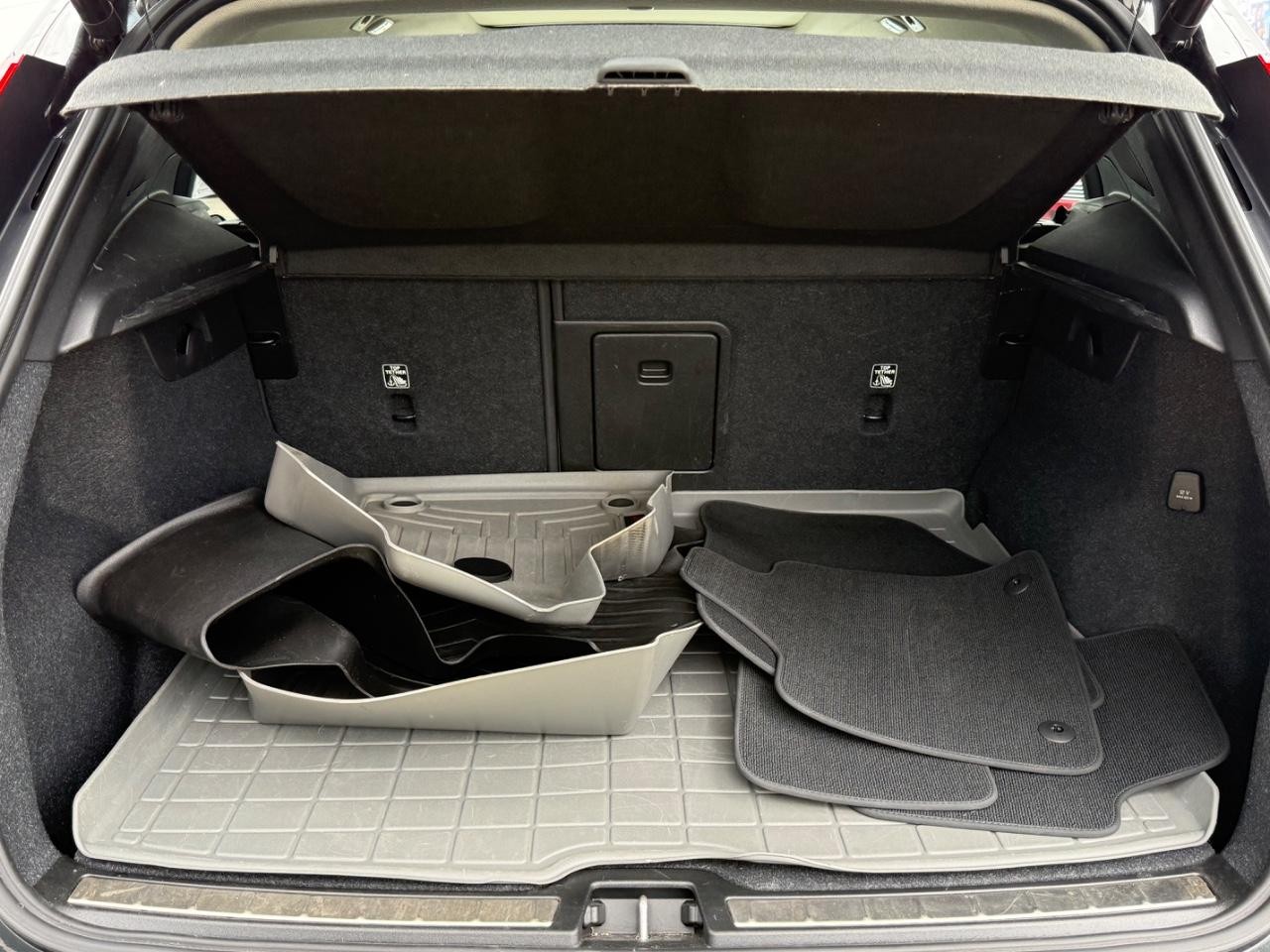 Volvo XC40 Vehicle Image 05